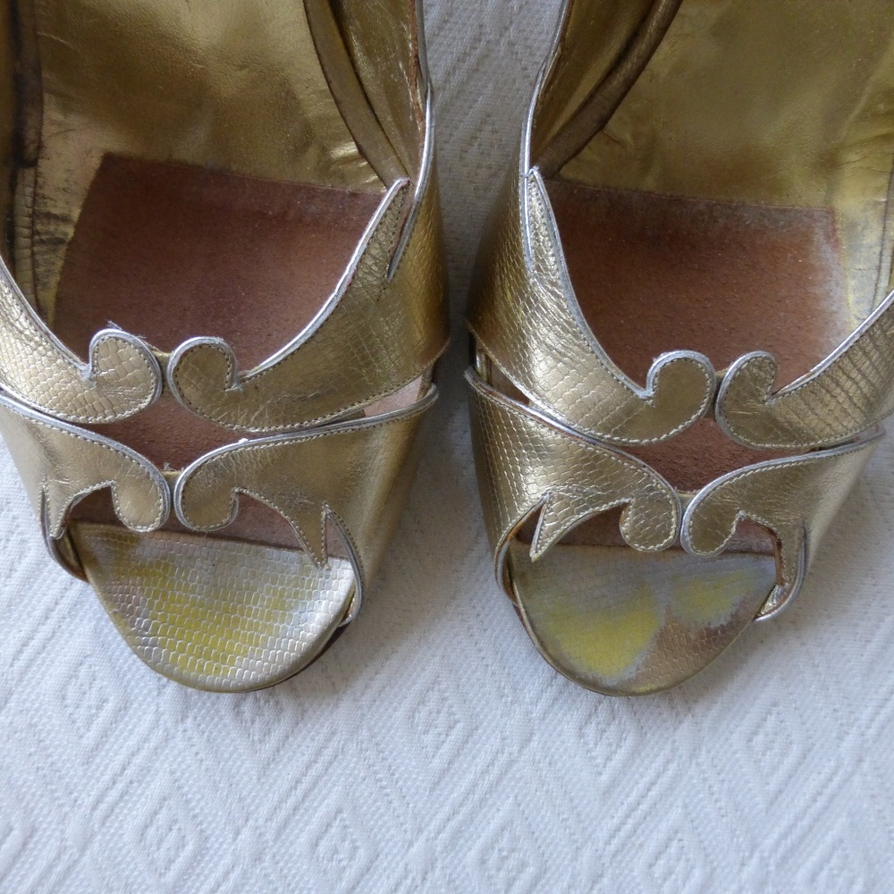 ANDREA PFISTER SNAKESKIN PEEP Toe slingback 9 Vintage gold metallic leather
